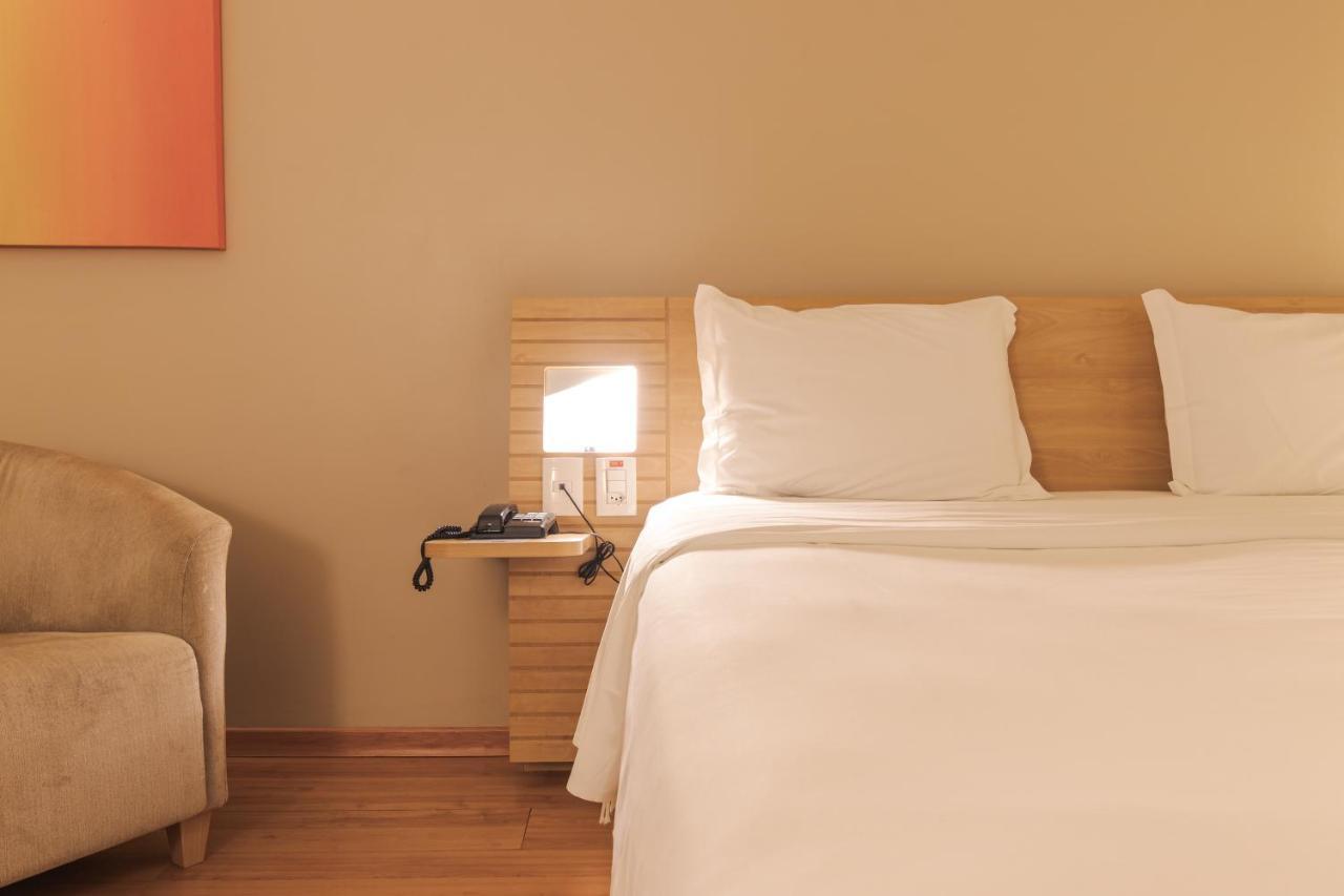 Novotel Airport 4*