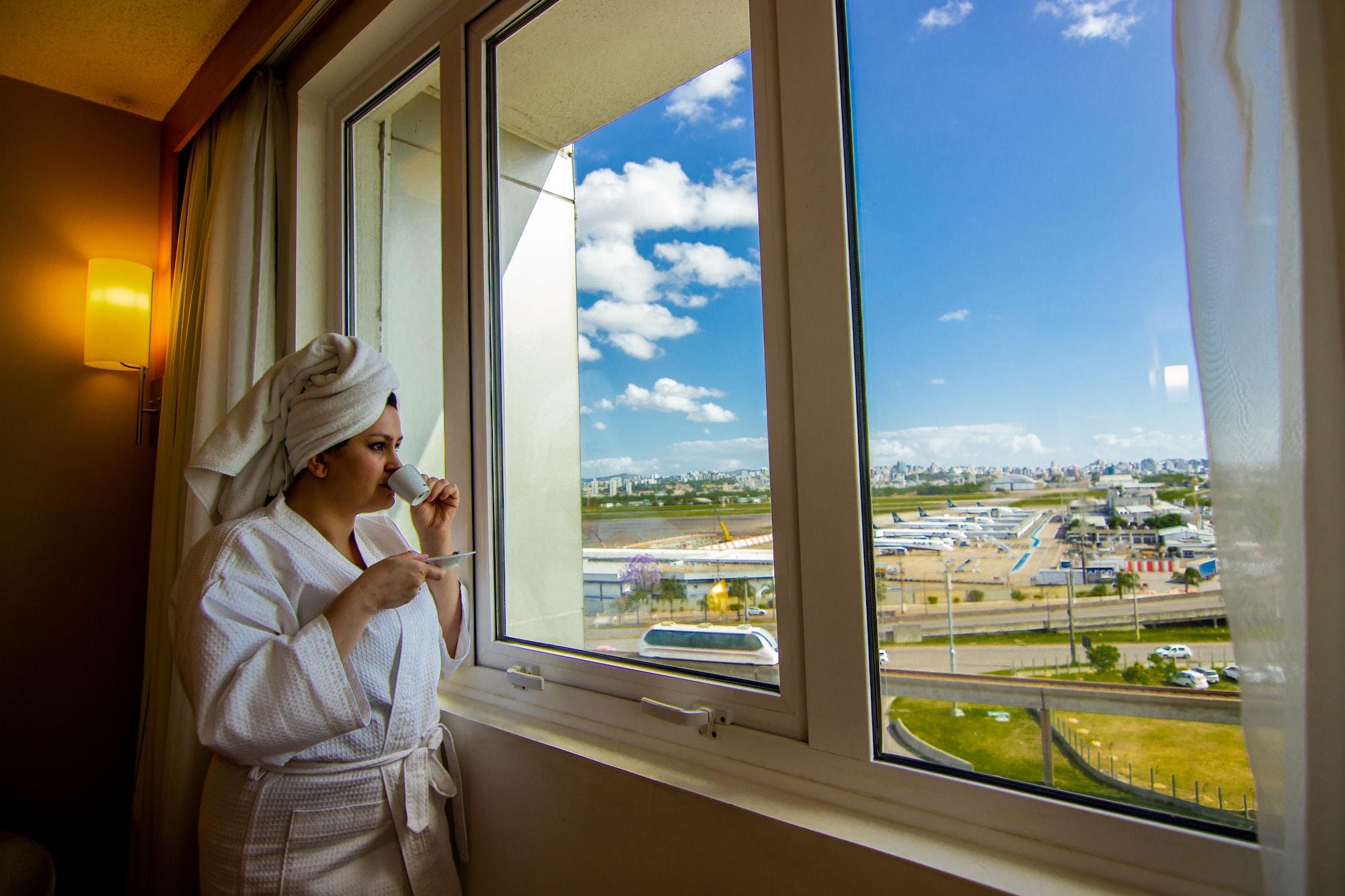 Novotel Airport 4*