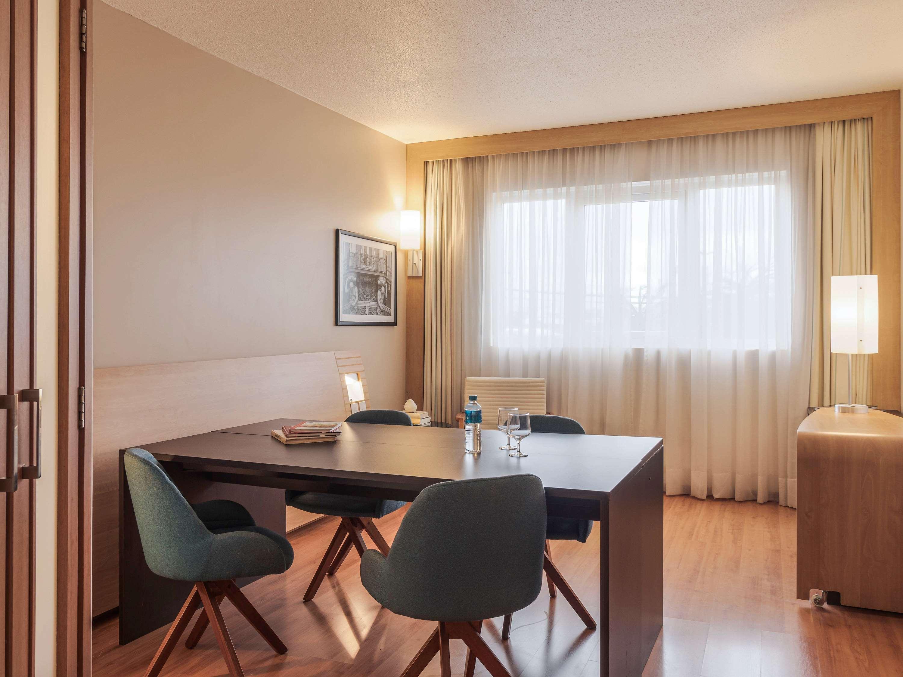 Novotel Airport 4*
