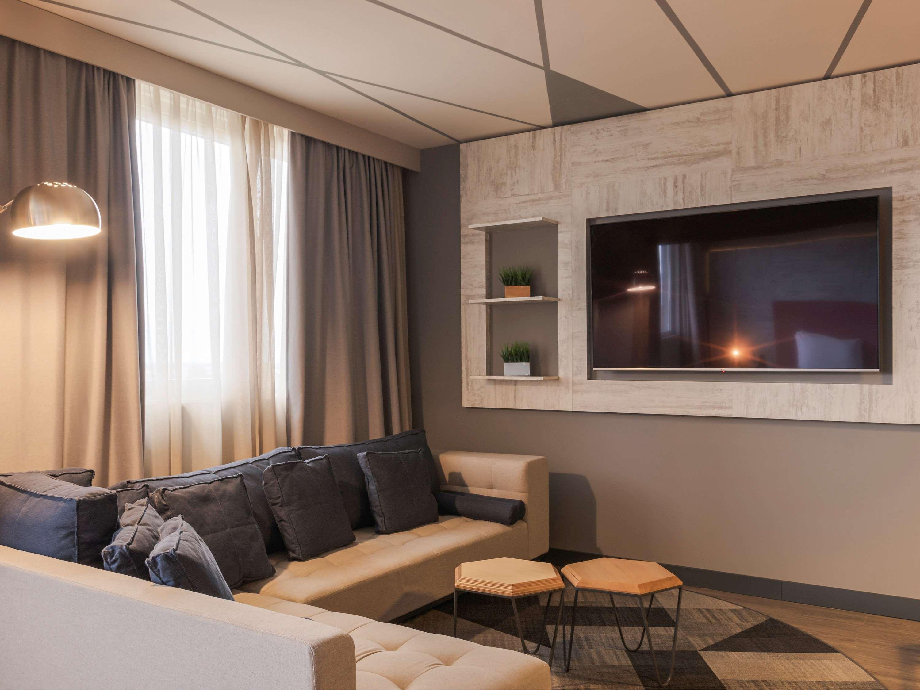 Novotel Airport