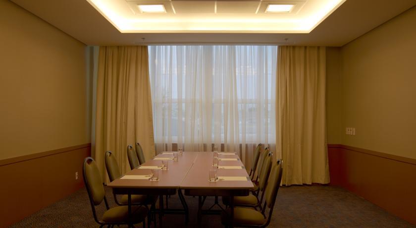 Novotel Airport Hotel 4*
